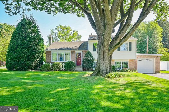 684 GENTRY DR, Lancaster, PA 17603