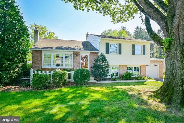 684 GENTRY DR, Lancaster, PA 17603