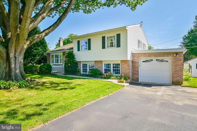 684 GENTRY DR, Lancaster, PA 17603