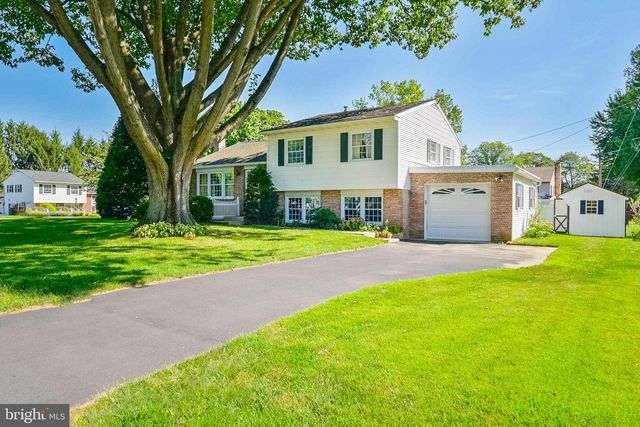 684 GENTRY DR, Lancaster, PA 17603