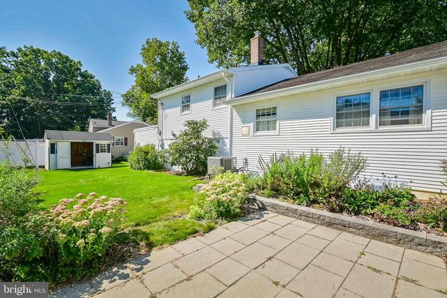 684 GENTRY DR, Lancaster, PA 17603