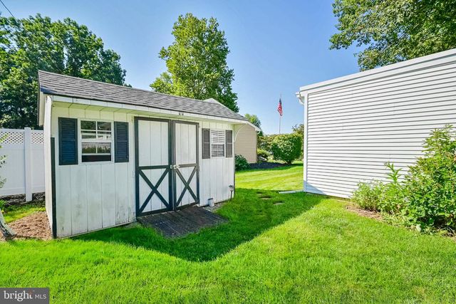 684 GENTRY DR, Lancaster, PA 17603