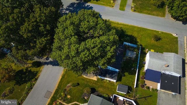 684 GENTRY DR, Lancaster, PA 17603
