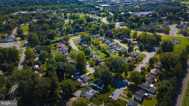 684 GENTRY DR, Lancaster, PA 17603