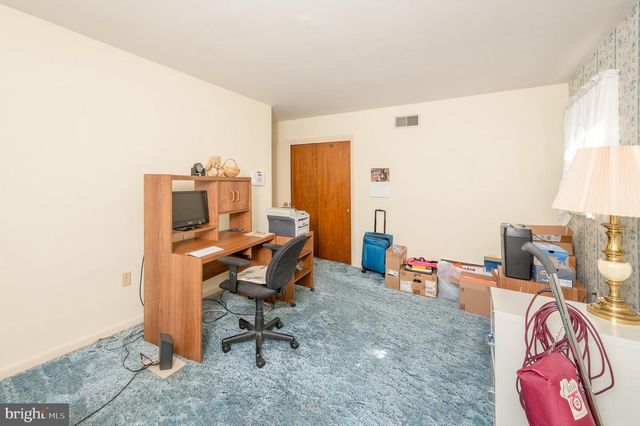 684 GENTRY DR, Lancaster, PA 17603
