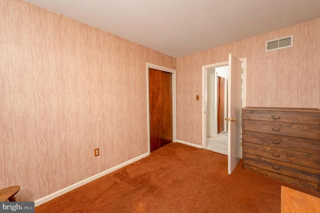 684 GENTRY DR, Lancaster, PA 17603