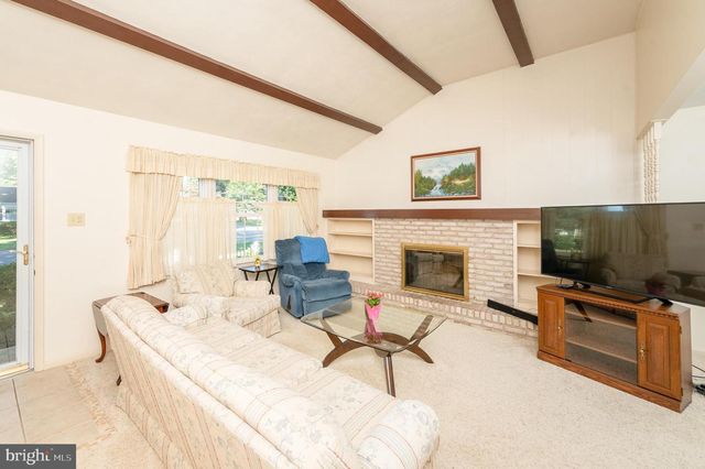 684 GENTRY DR, Lancaster, PA 17603