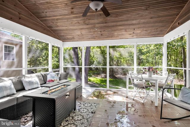 8 YORKSHIRE DR, Medford, NJ 08055