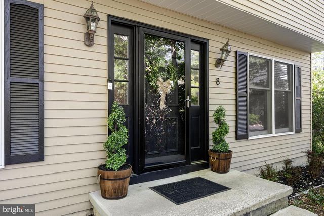 8 YORKSHIRE DR, Medford, NJ 08055