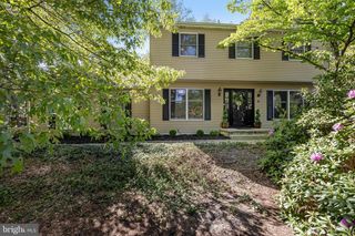 8 YORKSHIRE DR, Medford, NJ 08055