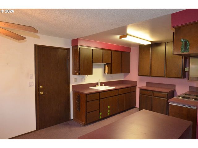 1685 Sw 194TH Ave, Beaverton, OR 97003