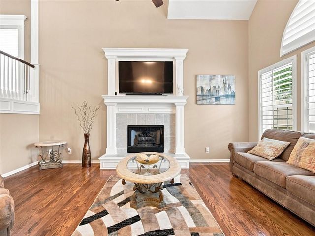 2340 W Trail Drive, Olathe, KS 66061