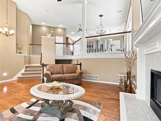 2340 W Trail Drive, Olathe, KS 66061