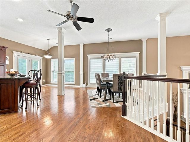 2340 W Trail Drive, Olathe, KS 66061