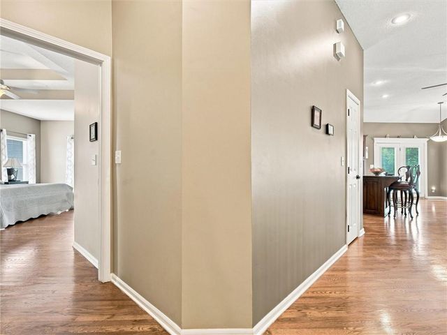 2340 W Trail Drive, Olathe, KS 66061
