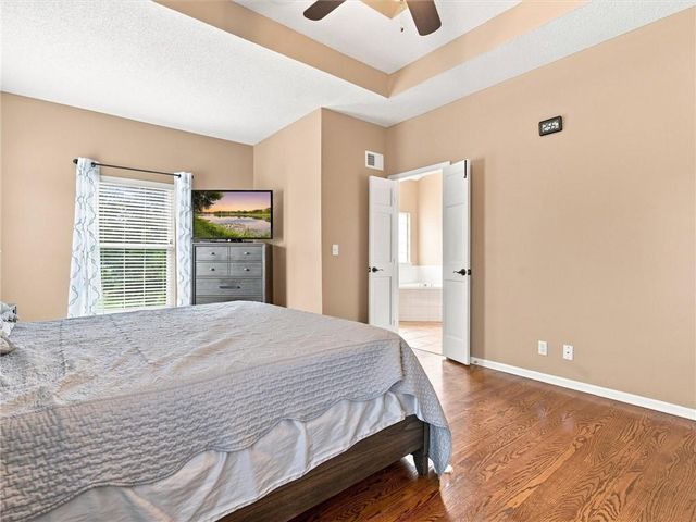 2340 W Trail Drive, Olathe, KS 66061