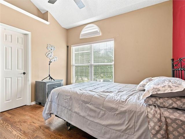 2340 W Trail Drive, Olathe, KS 66061