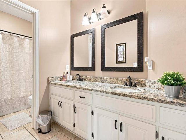 2340 W Trail Drive, Olathe, KS 66061