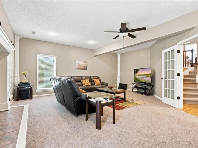2340 W Trail Drive, Olathe, KS 66061
