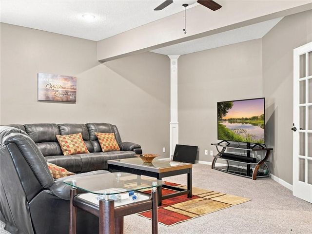 2340 W Trail Drive, Olathe, KS 66061