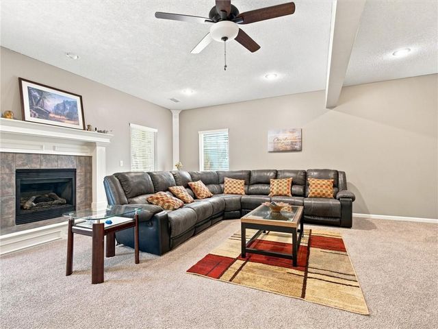 2340 W Trail Drive, Olathe, KS 66061