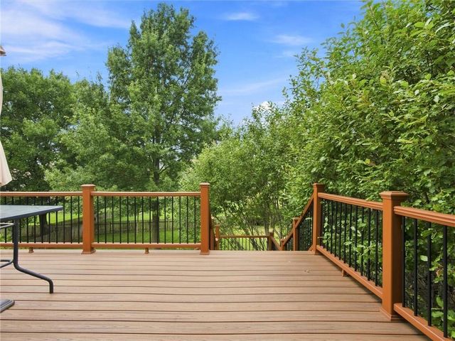 2340 W Trail Drive, Olathe, KS 66061