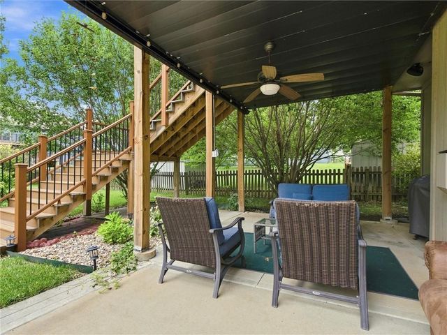 2340 W Trail Drive, Olathe, KS 66061