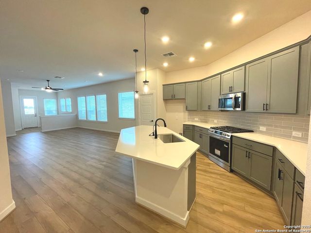 116 Radnor Rd, New Braunfels, TX 78130