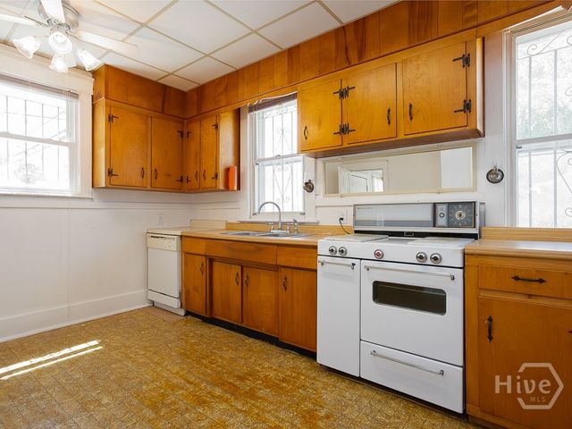 1301 E 38th Street, Savannah, GA 31404