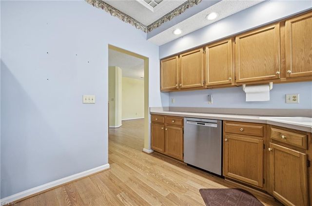 130 Sarazen CT, Newport News, VA 23602