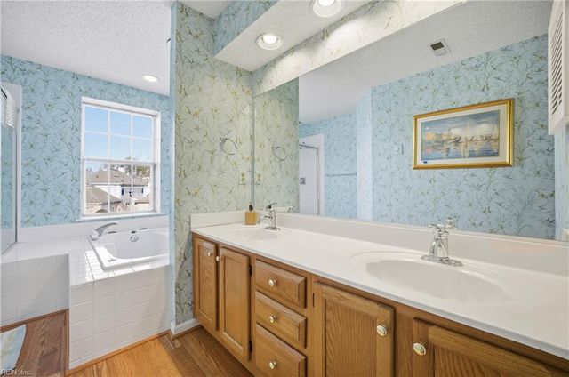 130 Sarazen CT, Newport News, VA 23602