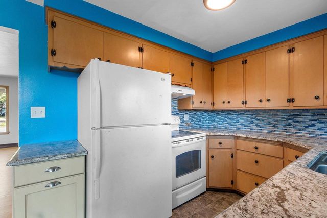 947 REDLEY COURT, Green Bay, WI 54304