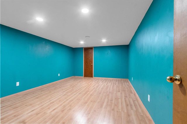 947 REDLEY COURT, Green Bay, WI 54304