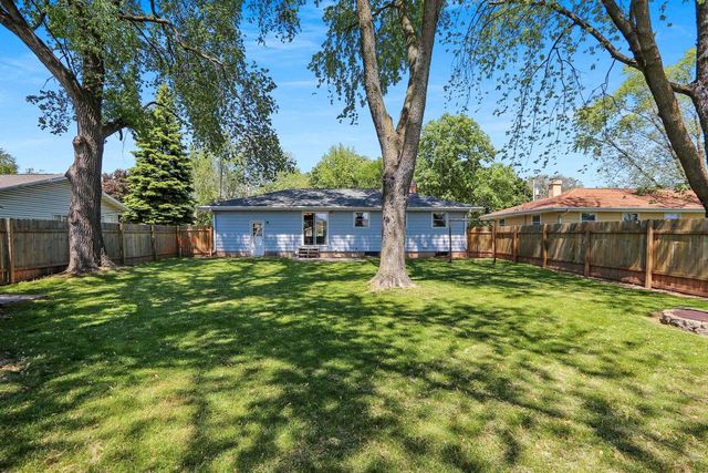 947 REDLEY COURT, Green Bay, WI 54304
