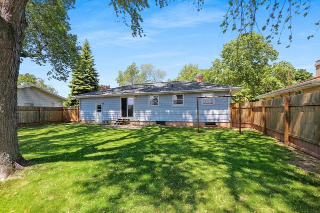 947 REDLEY COURT, Green Bay, WI 54304