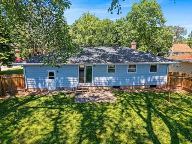 947 REDLEY COURT, Green Bay, WI 54304