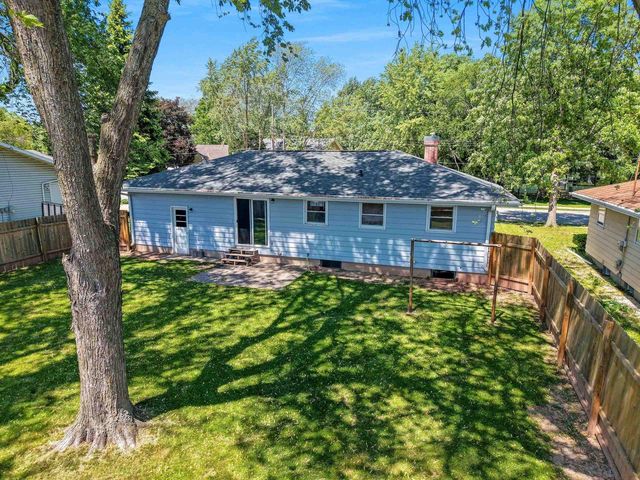 947 REDLEY COURT, Green Bay, WI 54304