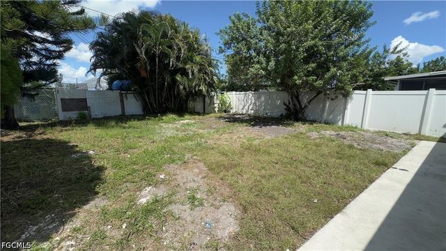 1119 Vineyard PL, Lehigh Acres, FL 33936
