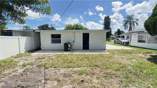 1119 Vineyard PL, Lehigh Acres, FL 33936