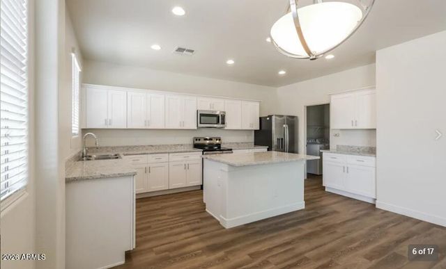 1806 E PATRICK Lane, Phoenix, AZ 85024