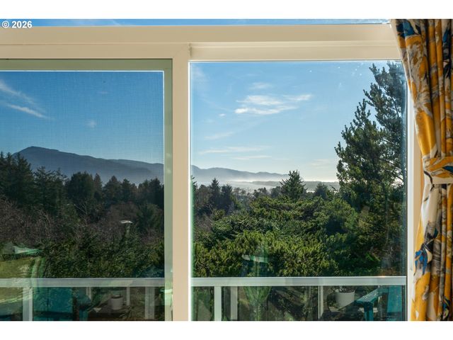 4789 Holly Heights Ave, Netarts, OR 97143