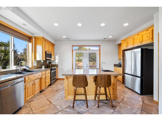 4789 Holly Heights Ave, Netarts, OR 97143