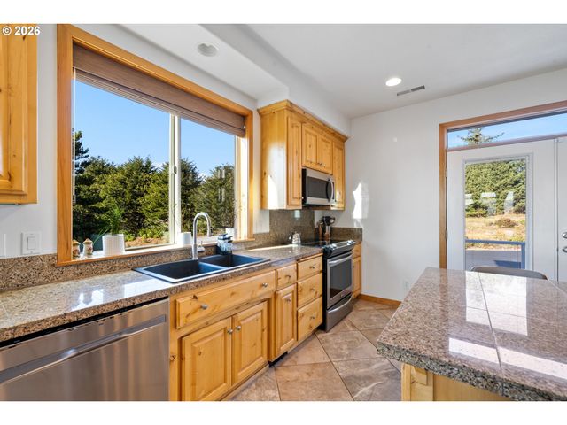 4789 Holly Heights Ave, Netarts, OR 97143