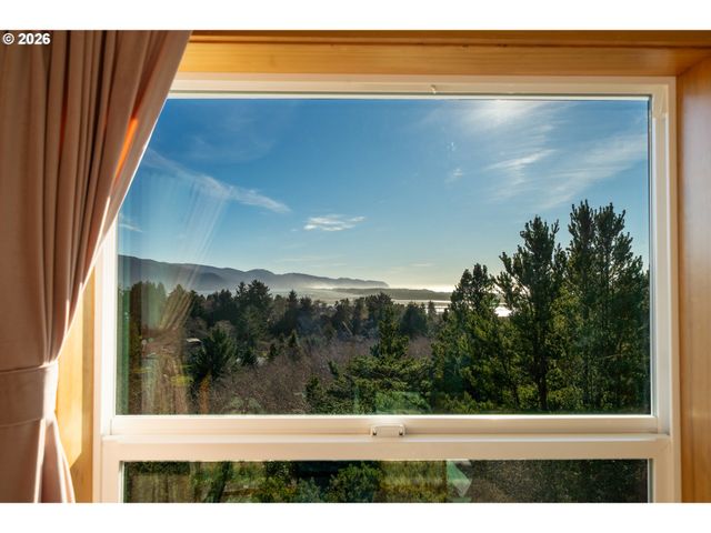 4789 Holly Heights Ave, Netarts, OR 97143