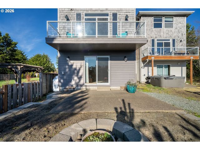 4789 Holly Heights Ave, Netarts, OR 97143