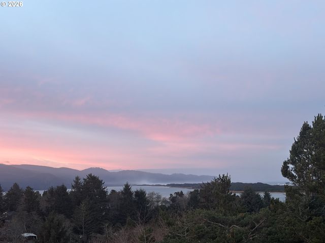 4789 Holly Heights Ave, Netarts, OR 97143