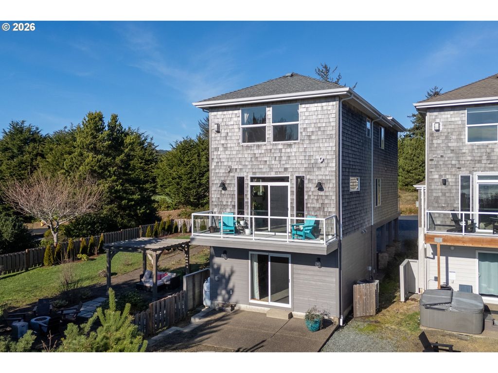 4789 Holly Heights Ave, Netarts, OR 97143