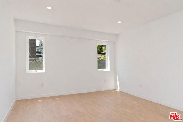 2120 N Beachwood Drive, Los Angeles, CA 90068