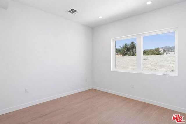 2120 N Beachwood Drive, Los Angeles, CA 90068