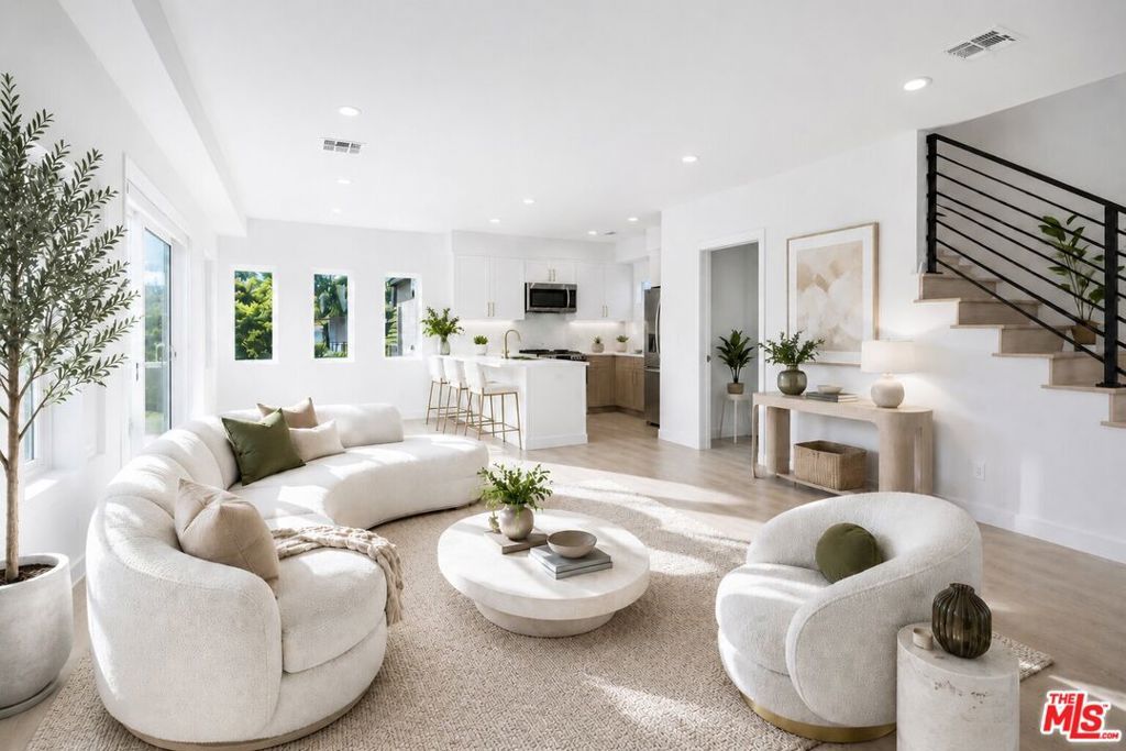 2120 N Beachwood Drive, Los Angeles, CA 90068